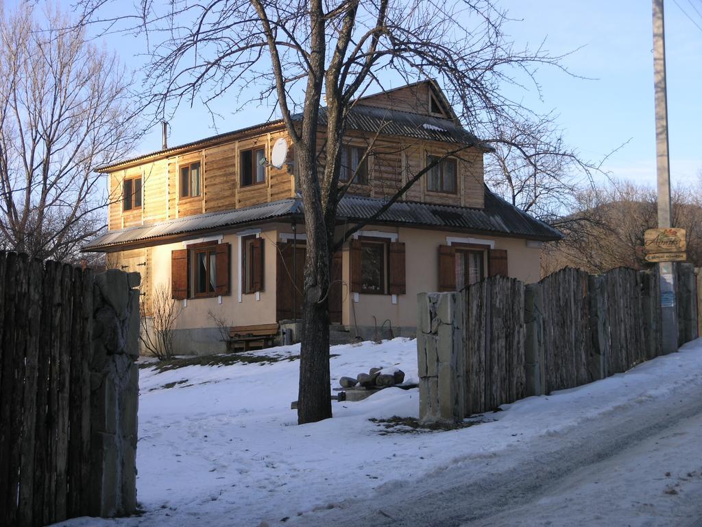Arnika Tatariv Hotel Buitenkant foto